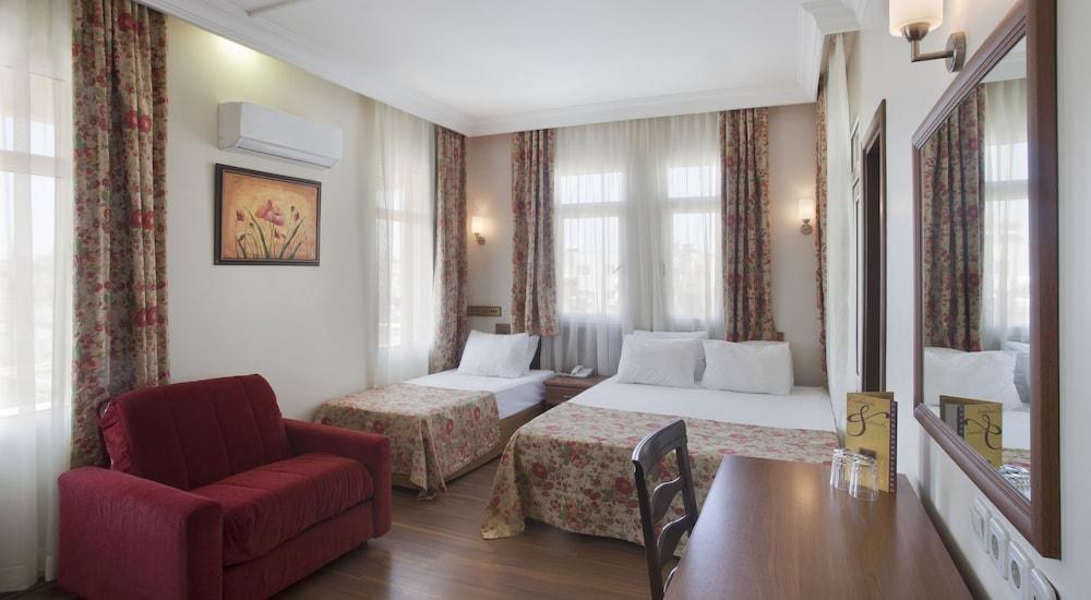 TRIANA HOTEL photo 2