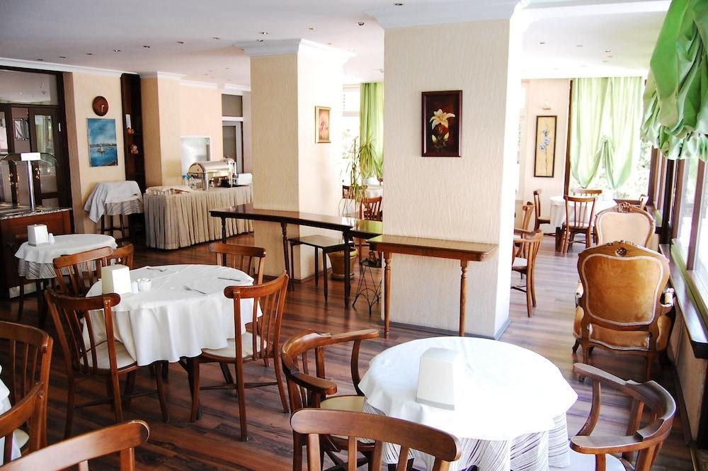 TRIANA HOTEL photo 4