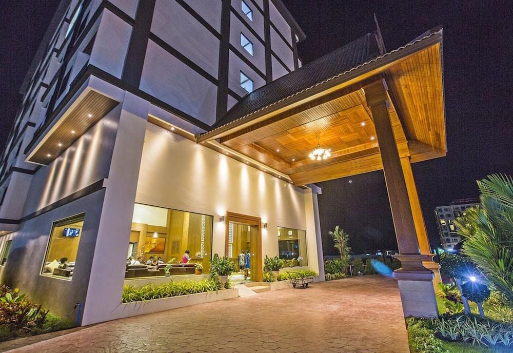 AIRPORT RESORT AND SPA photo 2