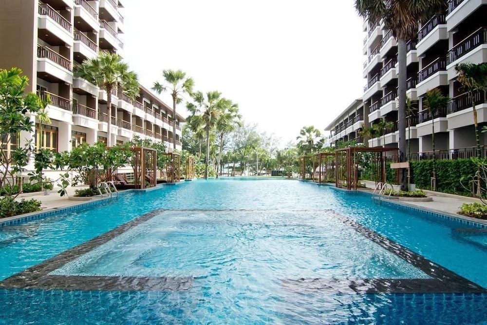 Welcome World Beachfront Resort photo 2