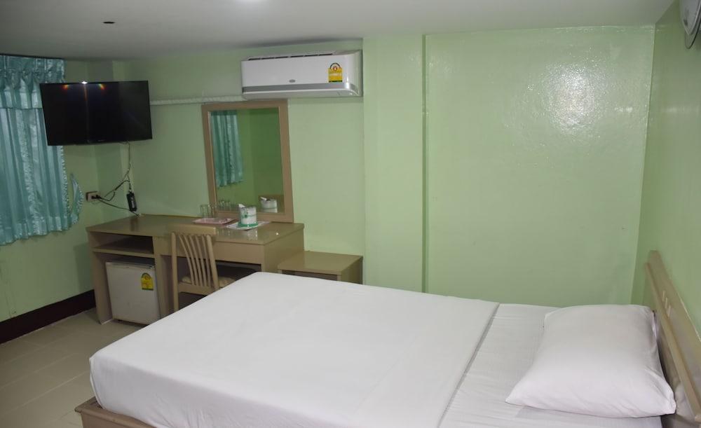 Woodlands Inn photo 3