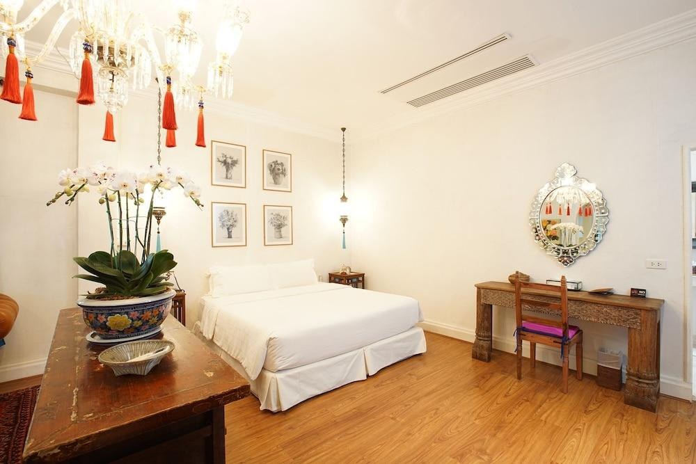 At Niman Conceptual Home photo 2