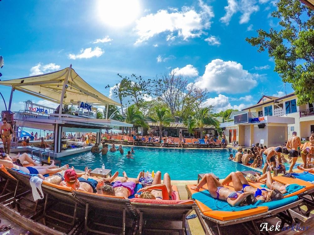 ARK BAR BEACH RESORT photo 2