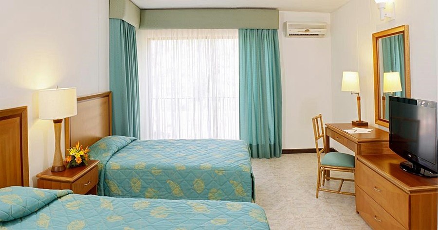 ESTELAR SANTAMAR H. photo 2