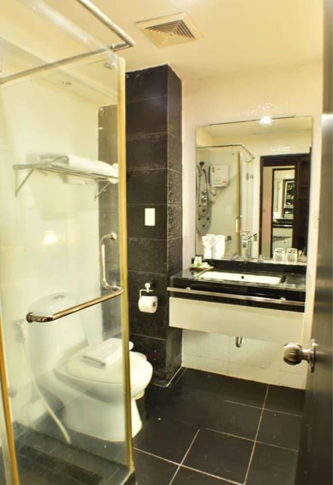BOSS SUITES photo 4