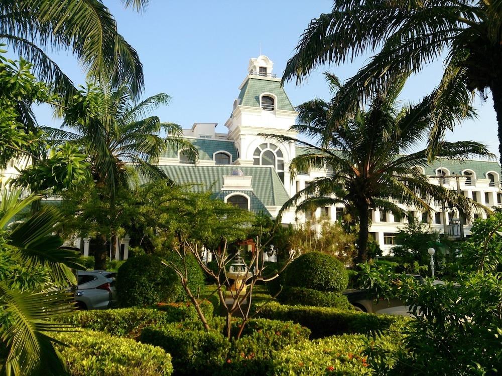 CAMELOT HOTEL PATTAYA photo 2