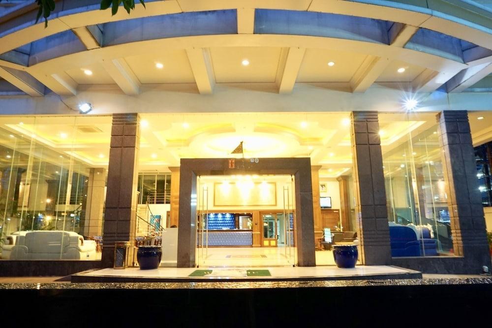 CNR HOUSE HOTEL photo 4