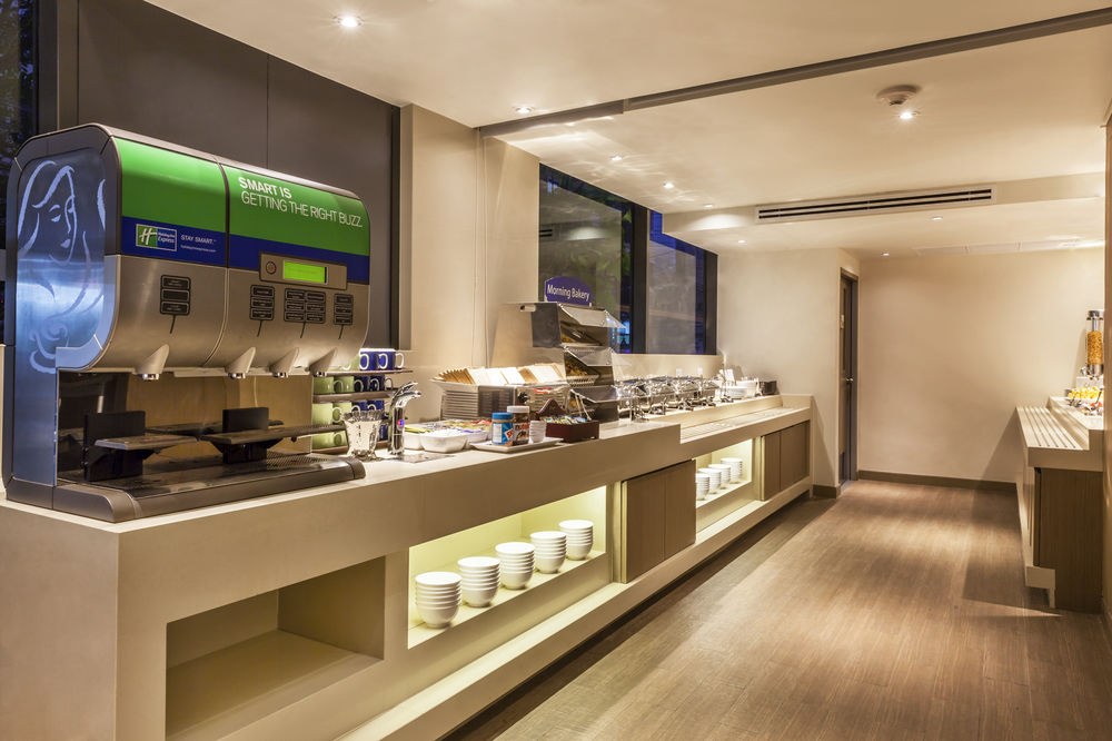 HOLIDAY INN EXPRESS BANGKOK SUKHUMVIT 11 photo 1