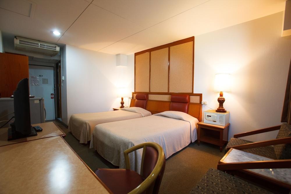 NANA HOTEL BANGKOK photo 2