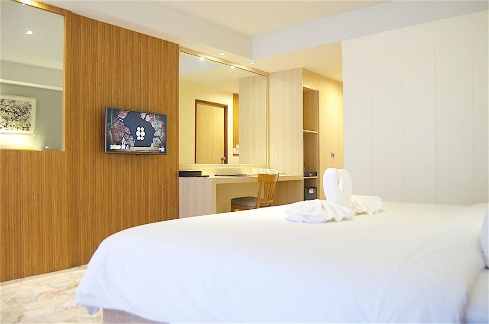 Jolly Suites & Spa Hotel photo 2