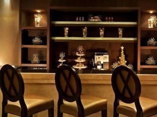 GULLIVERS TAVERN HOTEL photo 3