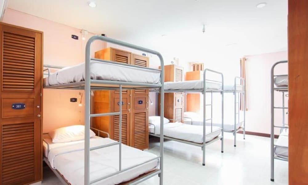 Royal Express Inn Sukhumvit photo 2