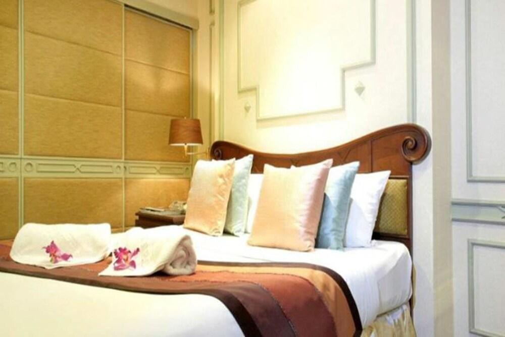 MAJESTIC SUITES photo 2