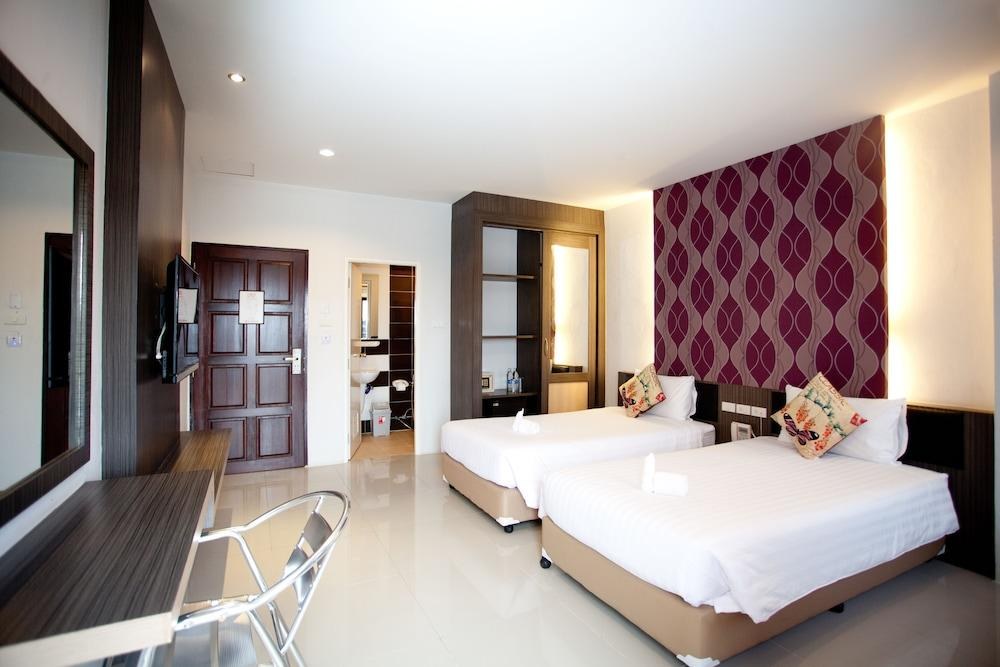Chill Patong Hotel photo 2