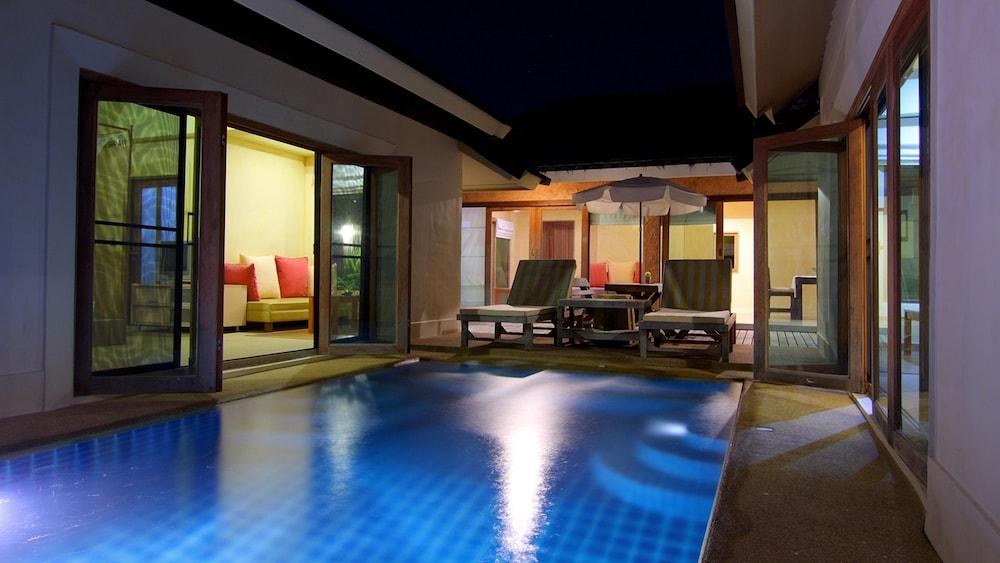 CHIC CHILL AT ERAVANA photo 4