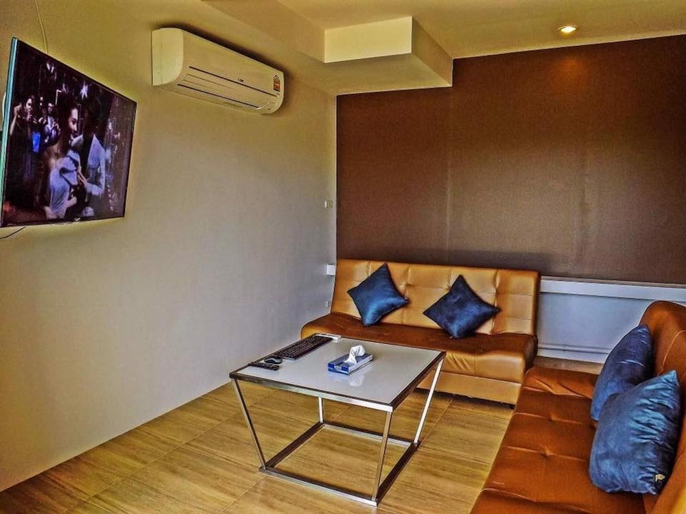 FRANJIPANI RESORT photo 2