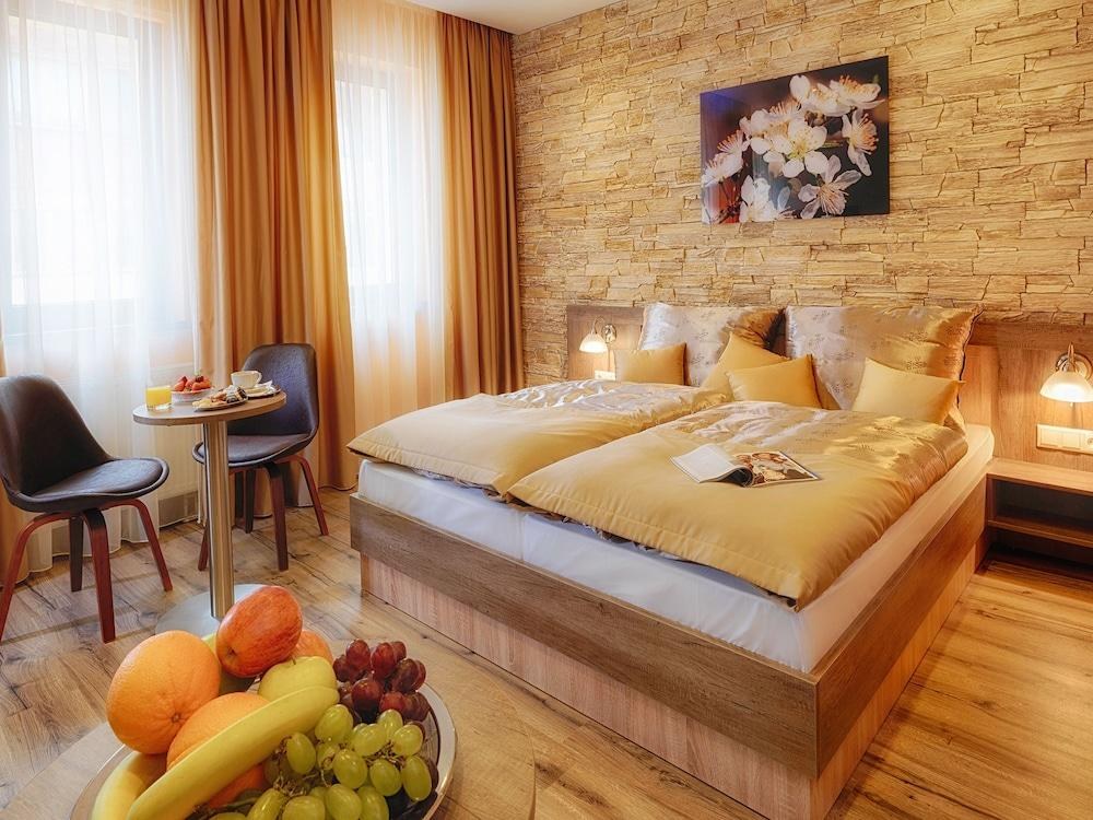 VIKTOR HOTEL BRATISLAVA photo 3