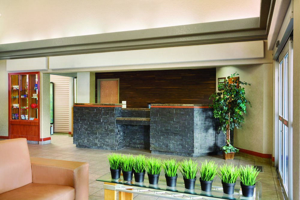 Days Inn by Wyndham Calgary Airport