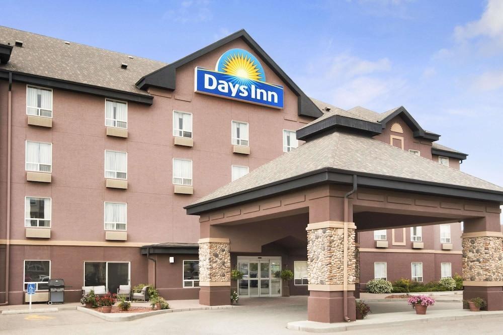 Days Inn by Wyndham Calgary Airport photo 3