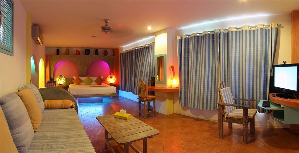 PANDORA HOTEL