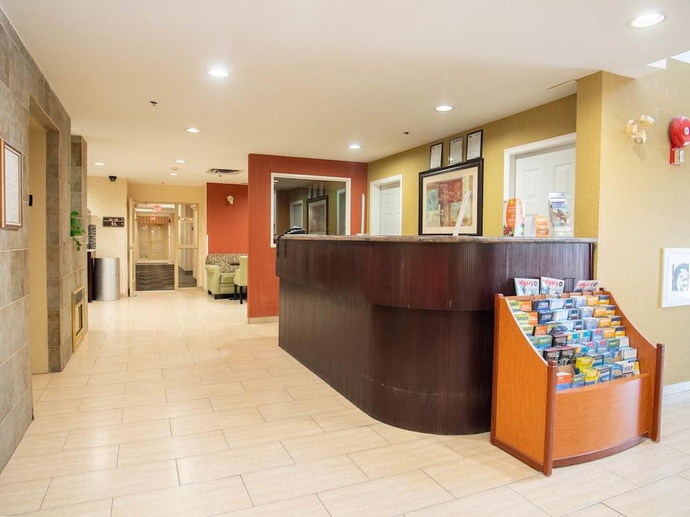 PACIFIC INN & SUITES
