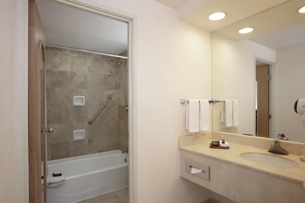 FIESTA INN VERACRUZ MALECON photo 2