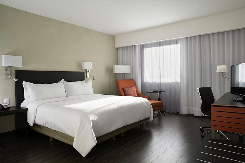 FIESTA INN MONTERREY VALLE