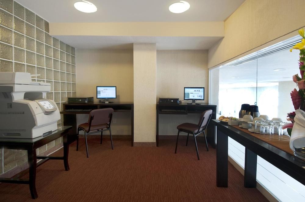FIESTA INN TOLUCA CENTRO photo 4