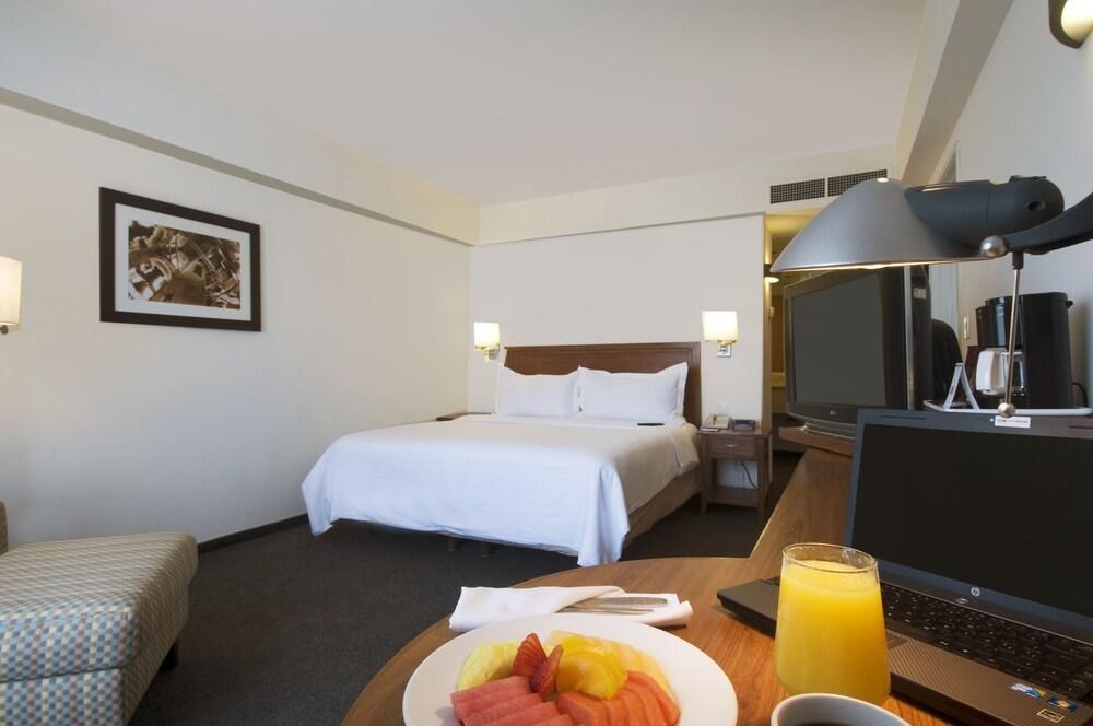 FIESTA INN EXPRESS PUEBLA FINSA photo 3