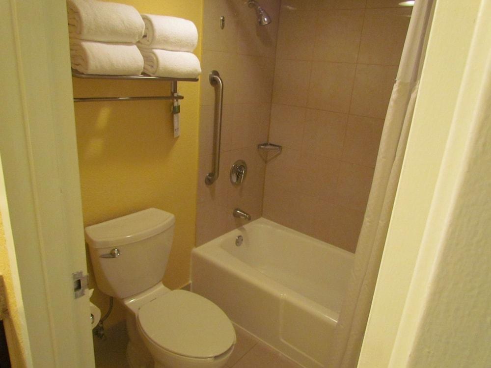 Wyndham Garden Lake Buena Vista Disney Springs® Resort Area photo 3