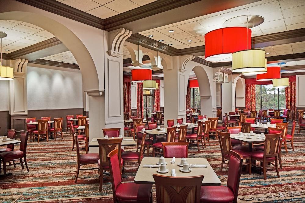 Wyndham Garden Lake Buena Vista Disney Springs® Resort Area photo 4