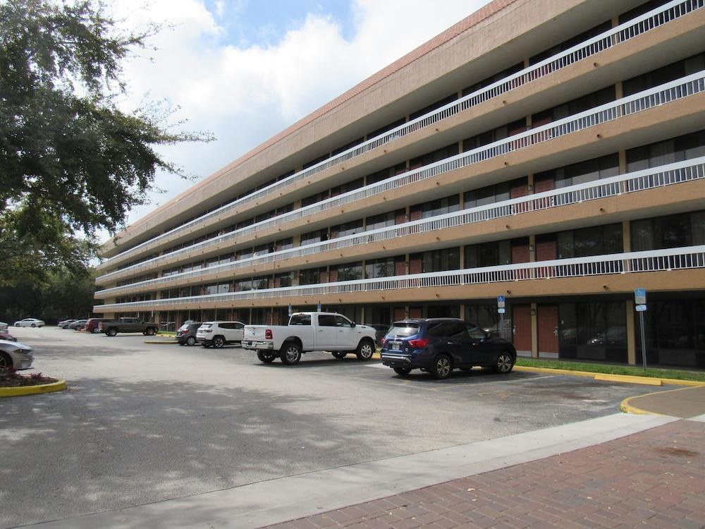 Clarion Inn Orlando International Drive - ICON Park photo 3