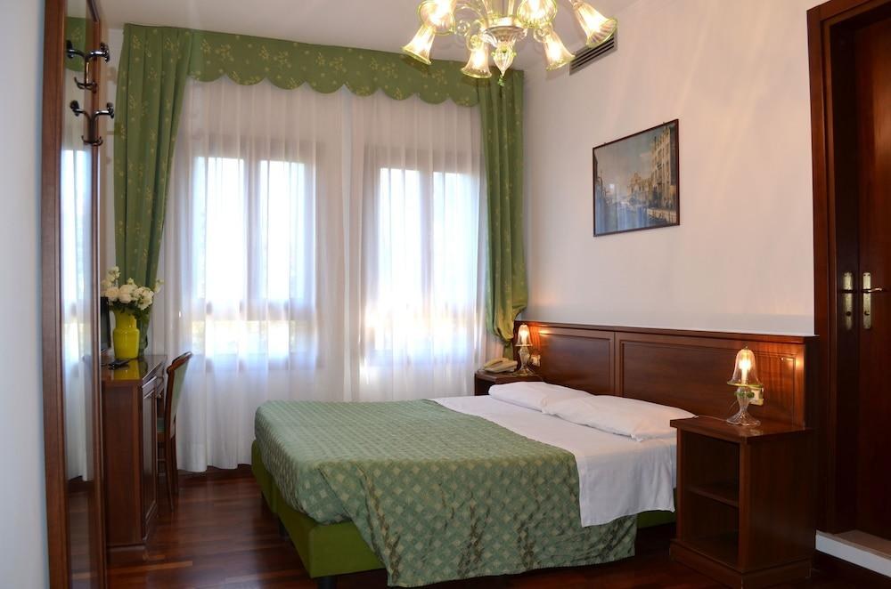 HOTEL VILLA CIPRO photo 4