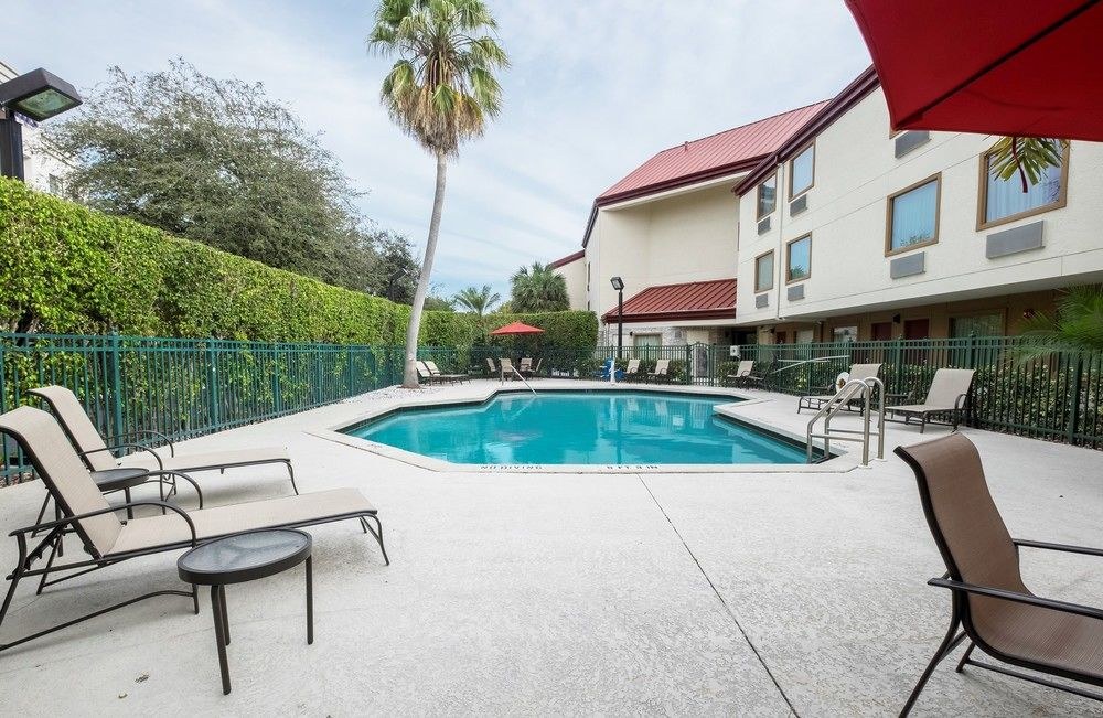 Red Roof PLUS+ West Palm Beach photo 1