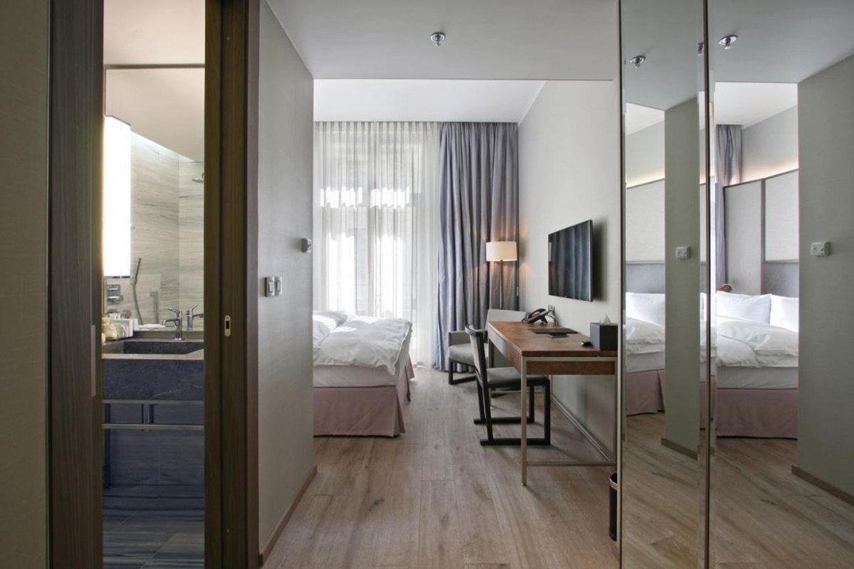The Emblem Hotel photo 4