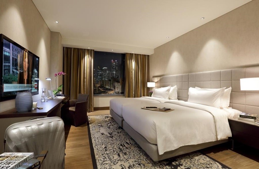 MAKATI DIAMOND RESIDENCES