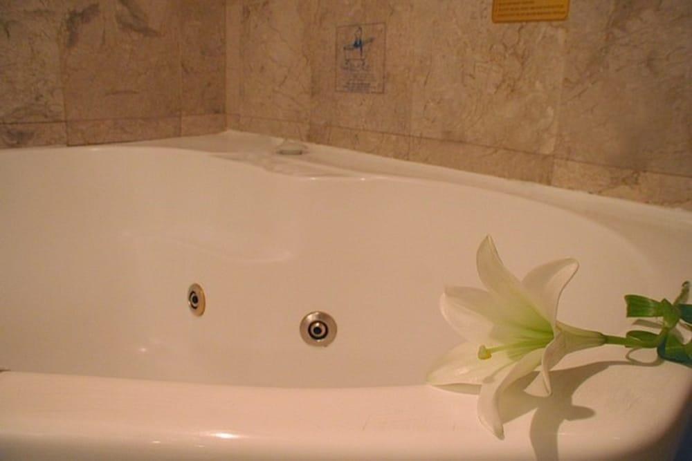 NOVOTEL BRIGHTON BEACH photo 2