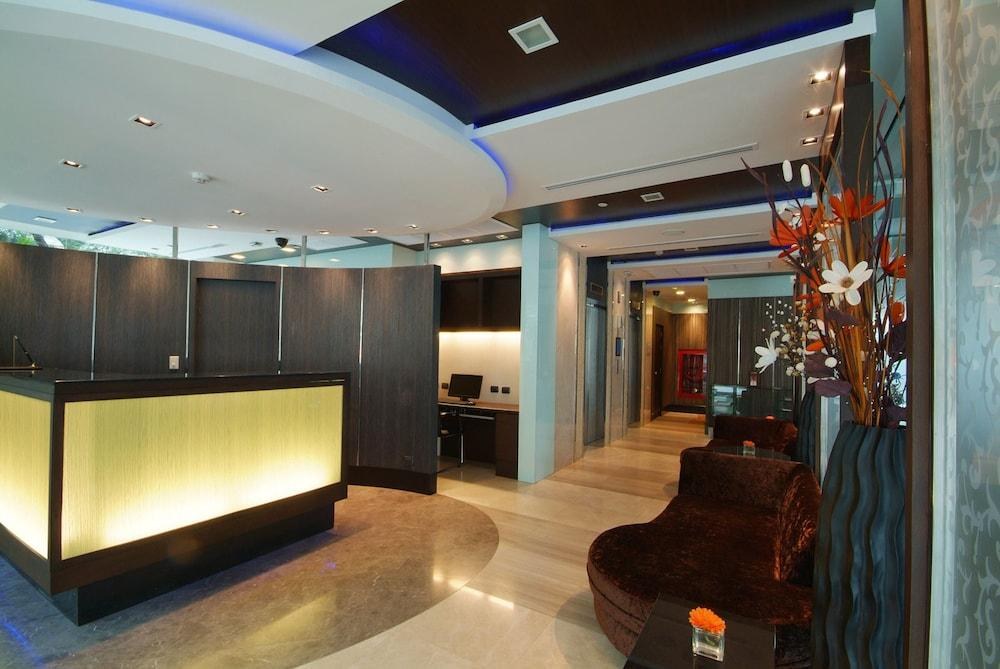 AMORA HOTEL NEOLUXE photo 3