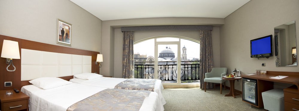 INNPERA HOTEL photo 1