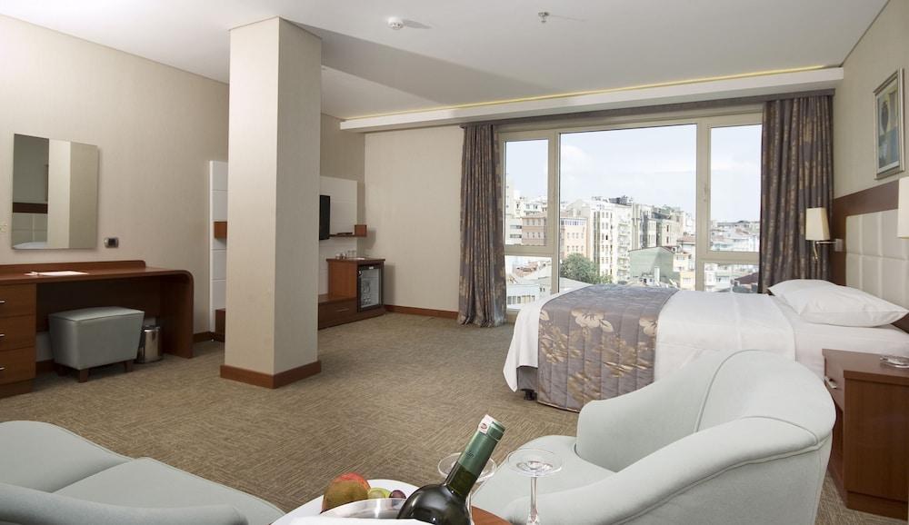INNPERA HOTEL photo 2