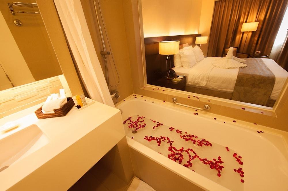 HAROLDS HOTEL photo 2