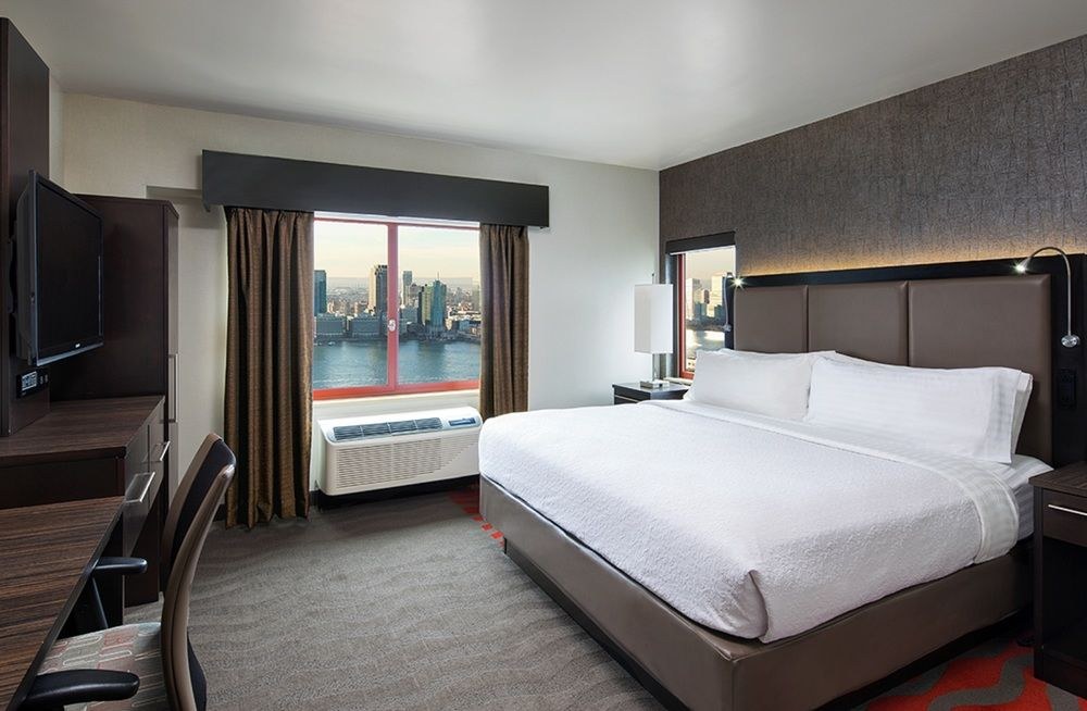 HOLIDAY INN MANHATTAN-FINANCIAL DISTRICT photo 1