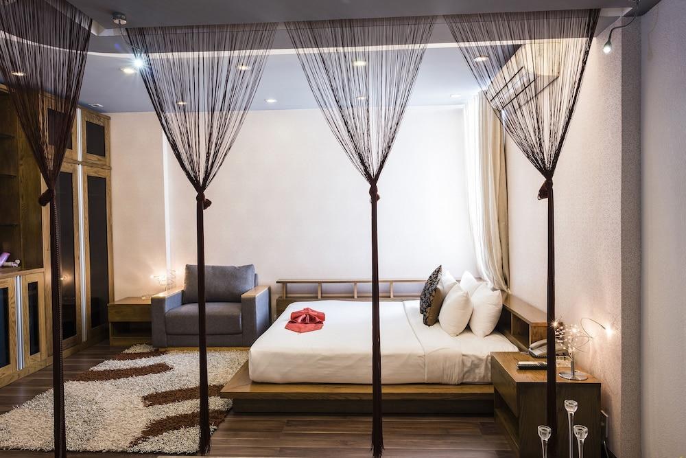 Valentine Hotel photo 2