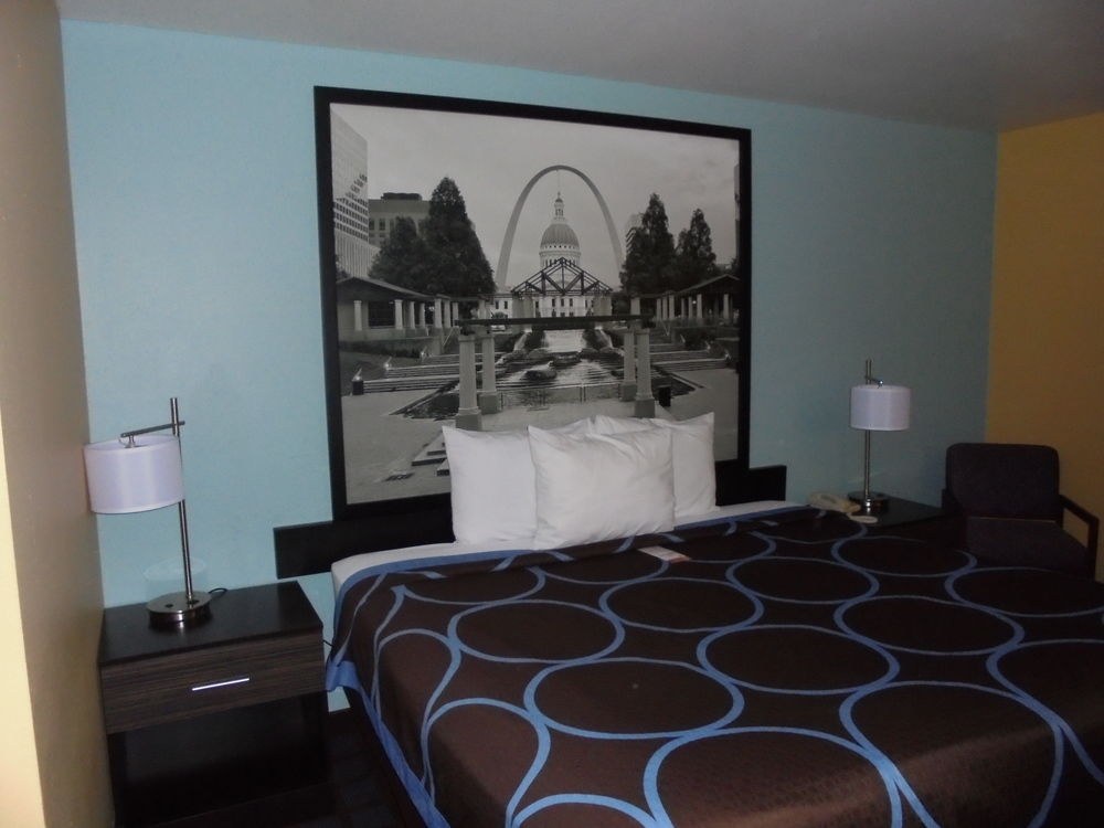 SUPER 8 BY WYNDHAM OKAWVILLE photo 1