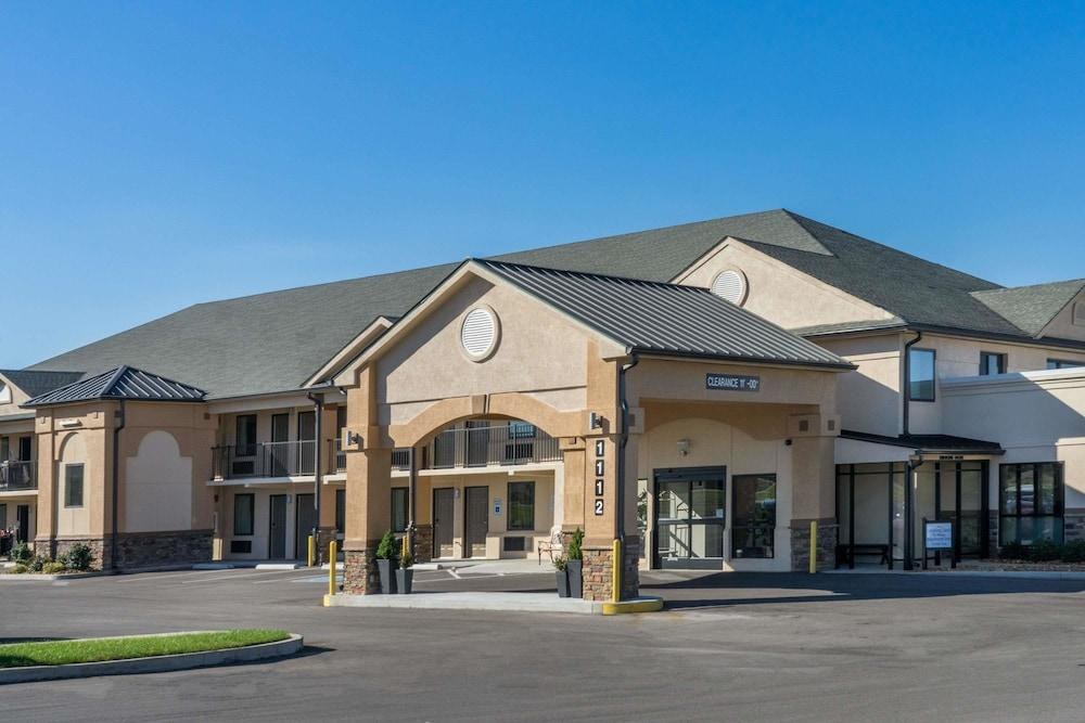 BAYMONT BY WYNDHAM CLARKSVILLE photo 2