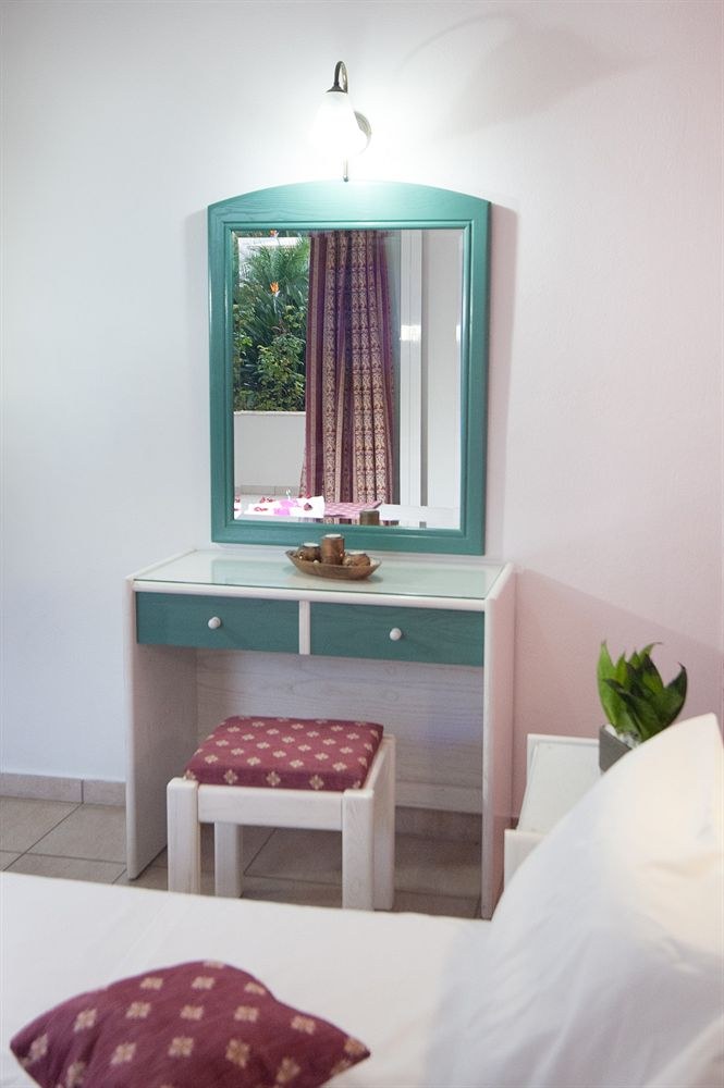THEONI APTS photo 1