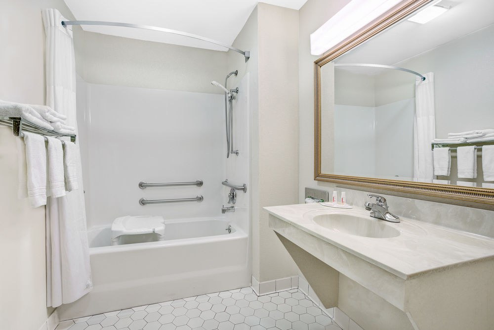 DAYS INN MACON I-475 photo 1