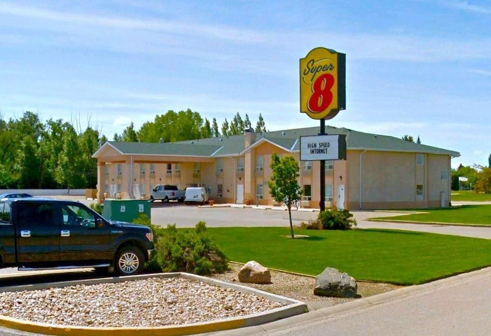 SUPER 8 TABER AB photo 2