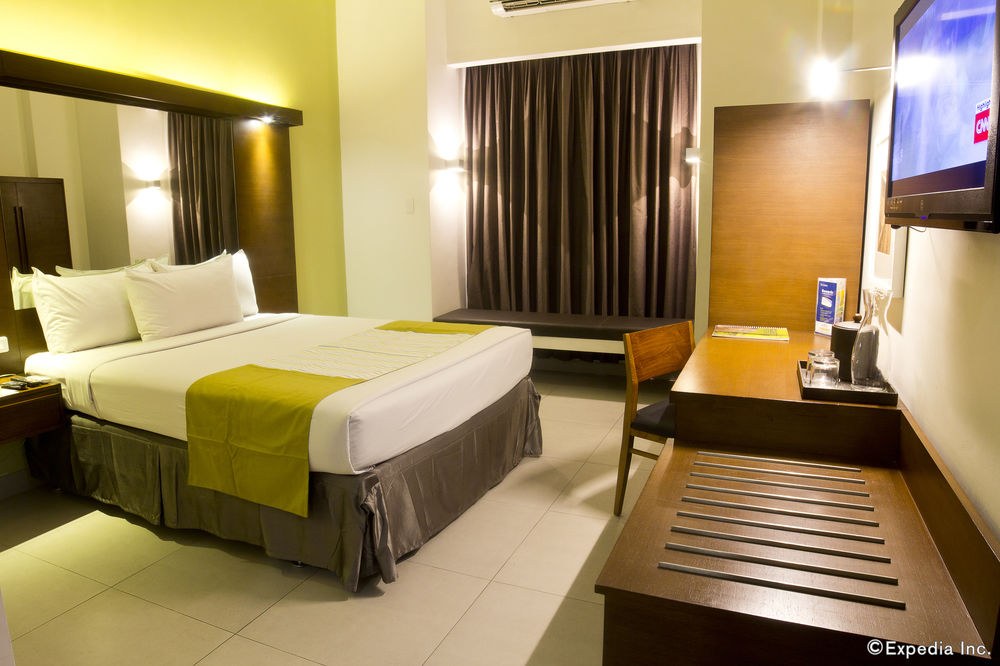 MICROTEL BY WYNDHAM ACROPOLIS