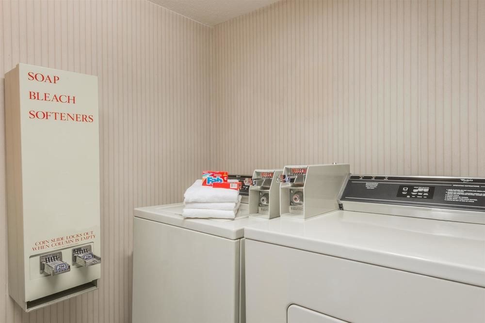 DAYS INN YADKINVILLE photo 1